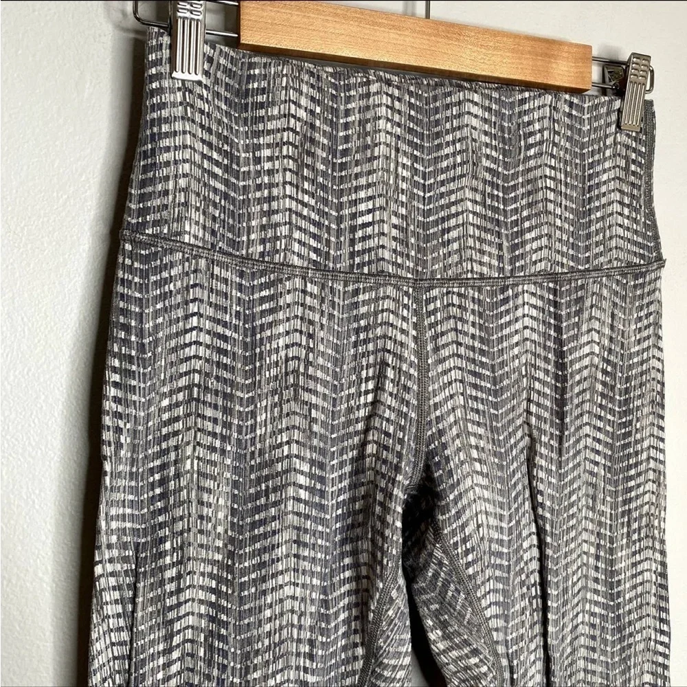 Lululemon wunder under
